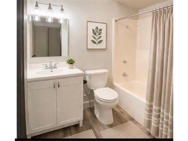 Building Photo - 301 W Bert St