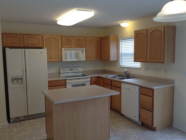 Building Photo - 7628 Falls Creek Way