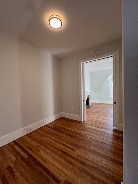 Den / Bedroom - 2029 Maryland Ave