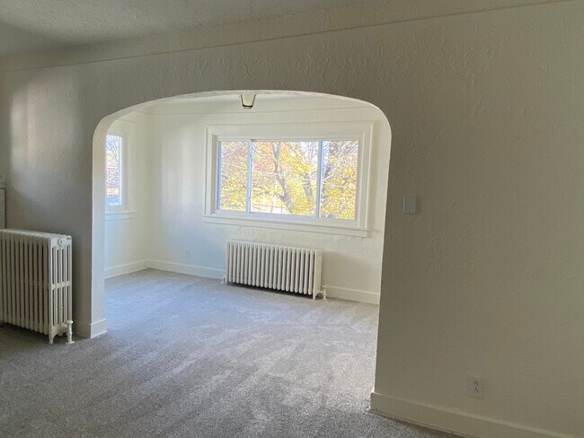 Building Photo - 2516 Beechwood Blvd