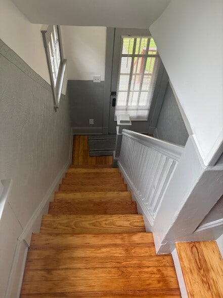 Building Photo - 2887 Romana Pl