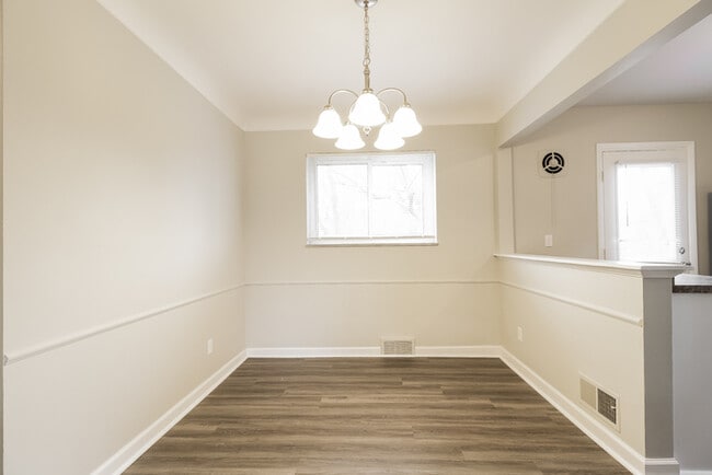 Building Photo - 7113 Salmar Ct