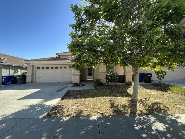 Primary Photo - 328 Roadrunner Dr