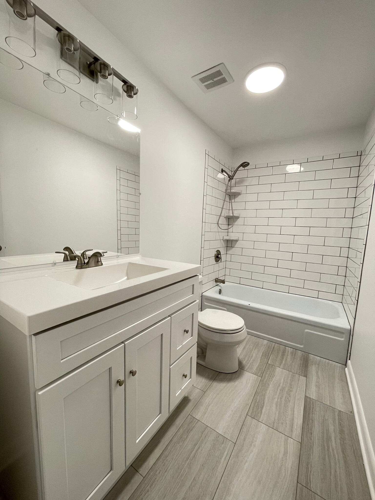 2nd Floor - Main Bathroom - 92 Autumn Chapel Way