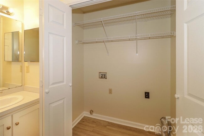 Building Photo - 155 Green Dragon Ct