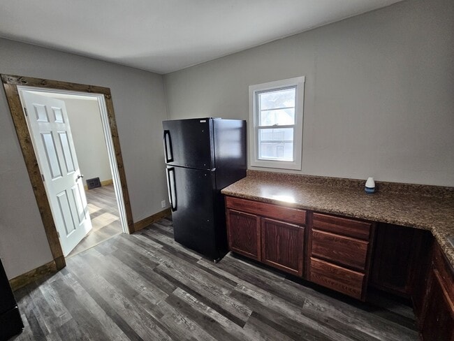 Building Photo - 3242 W 92nd St