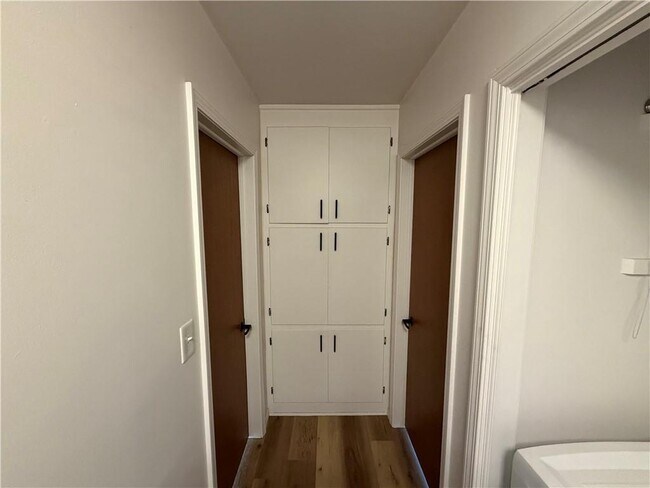 Building Photo - 2854 N Loxley Ave