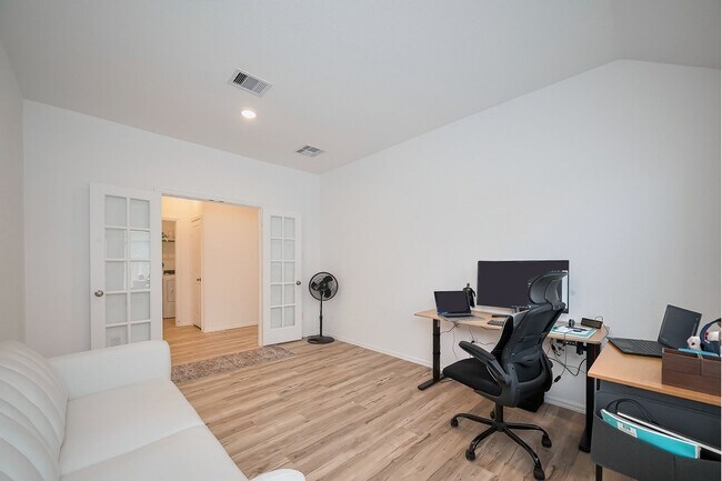 Building Photo - 5343 Sleepy Fox Ln