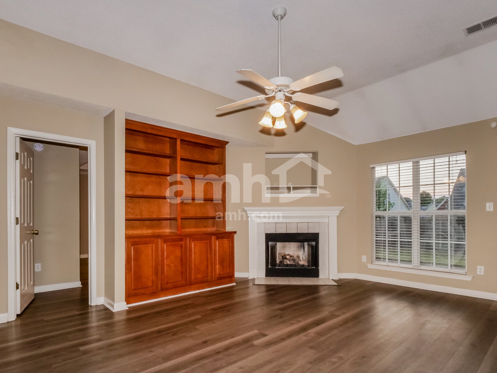 Building Photo - 1575 Far Dr
