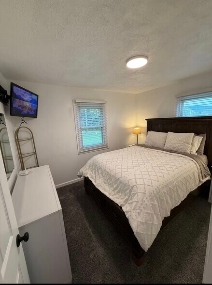 Building Photo - 4066 Crossmill Ln