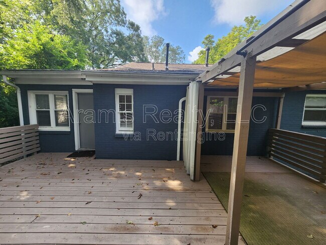 Building Photo - 1222 Crestwood Dr SE