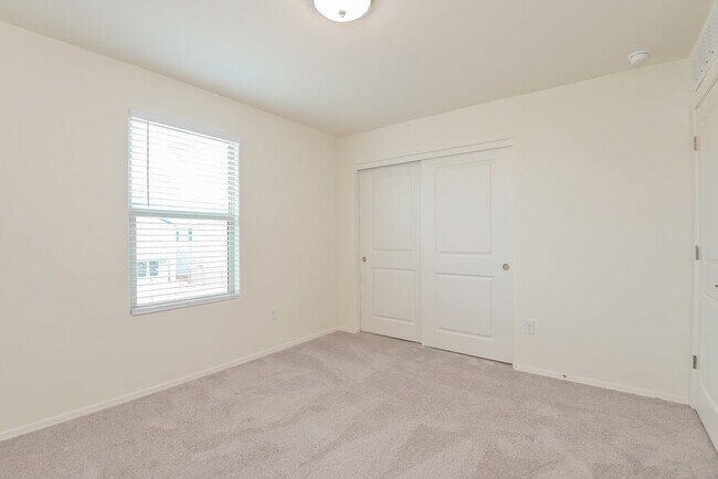 Building Photo - 11219 S Weismann Dr