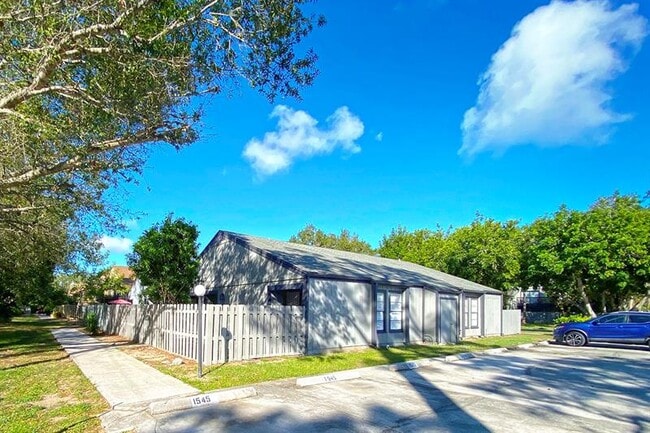Building Photo - 1543 39th Ave