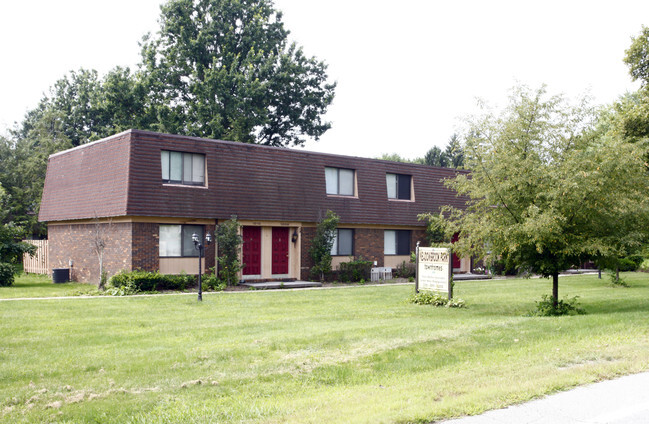 Building Photo - Meadowbrook Townhomes