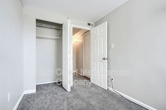 Building Photo - 431 Caledonia Ave