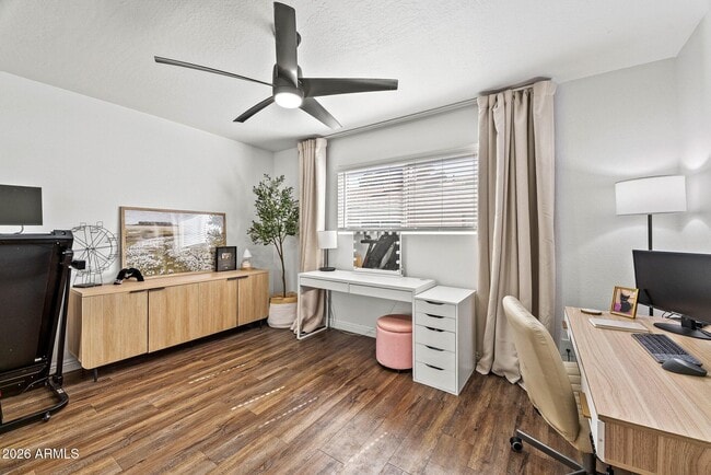 Building Photo - 1024 N 85th Pl