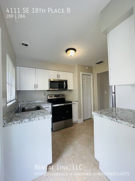 Building Photo - 4111 SE 18th Pl