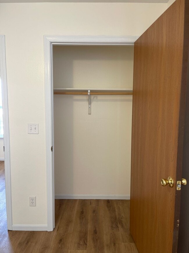 Building Photo - 16830 Huntington Ln