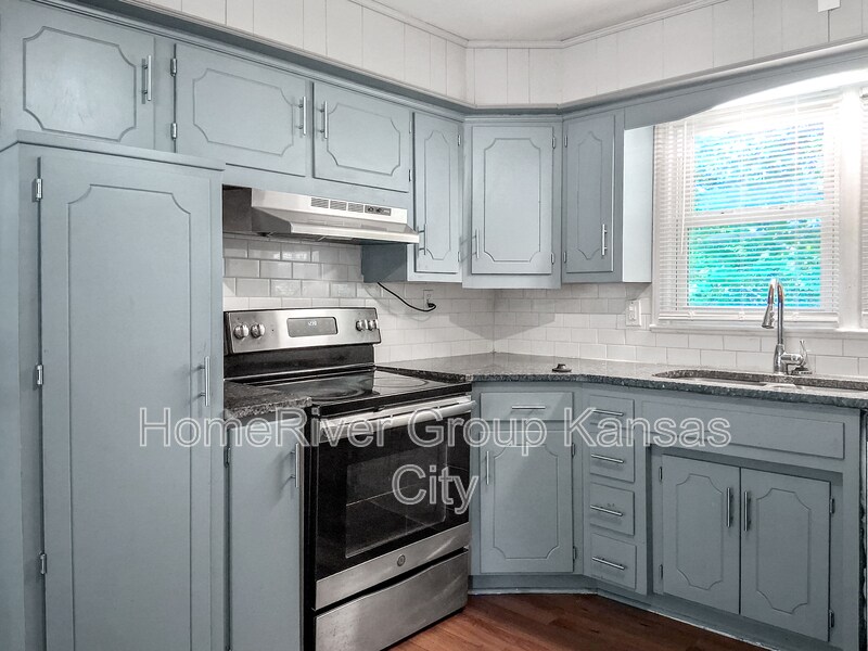 Building Photo - 5325 Ralston Ave
