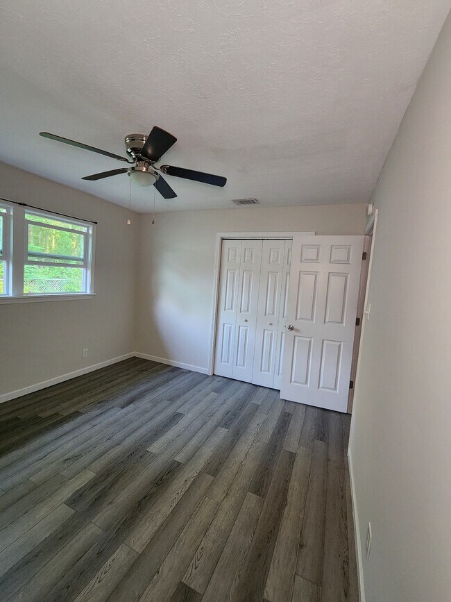 Building Photo - 4020 Southern Cross