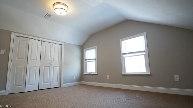 Building Photo - 196 Vincent St