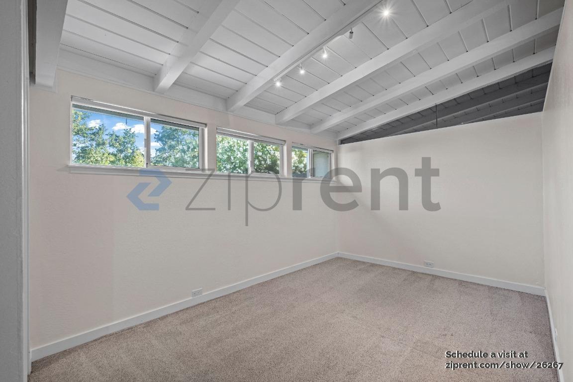 Building Photo - Unit