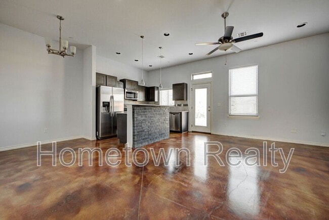 Building Photo - 459 S Fretz Ave