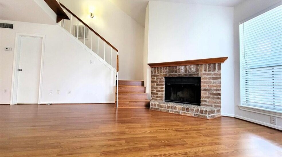Building Photo - 3100 Walnut Bend Ln