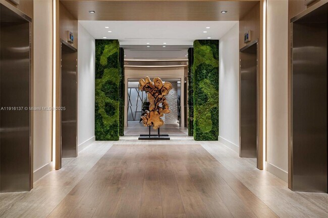 Building Photo - 2301 Collins Ave