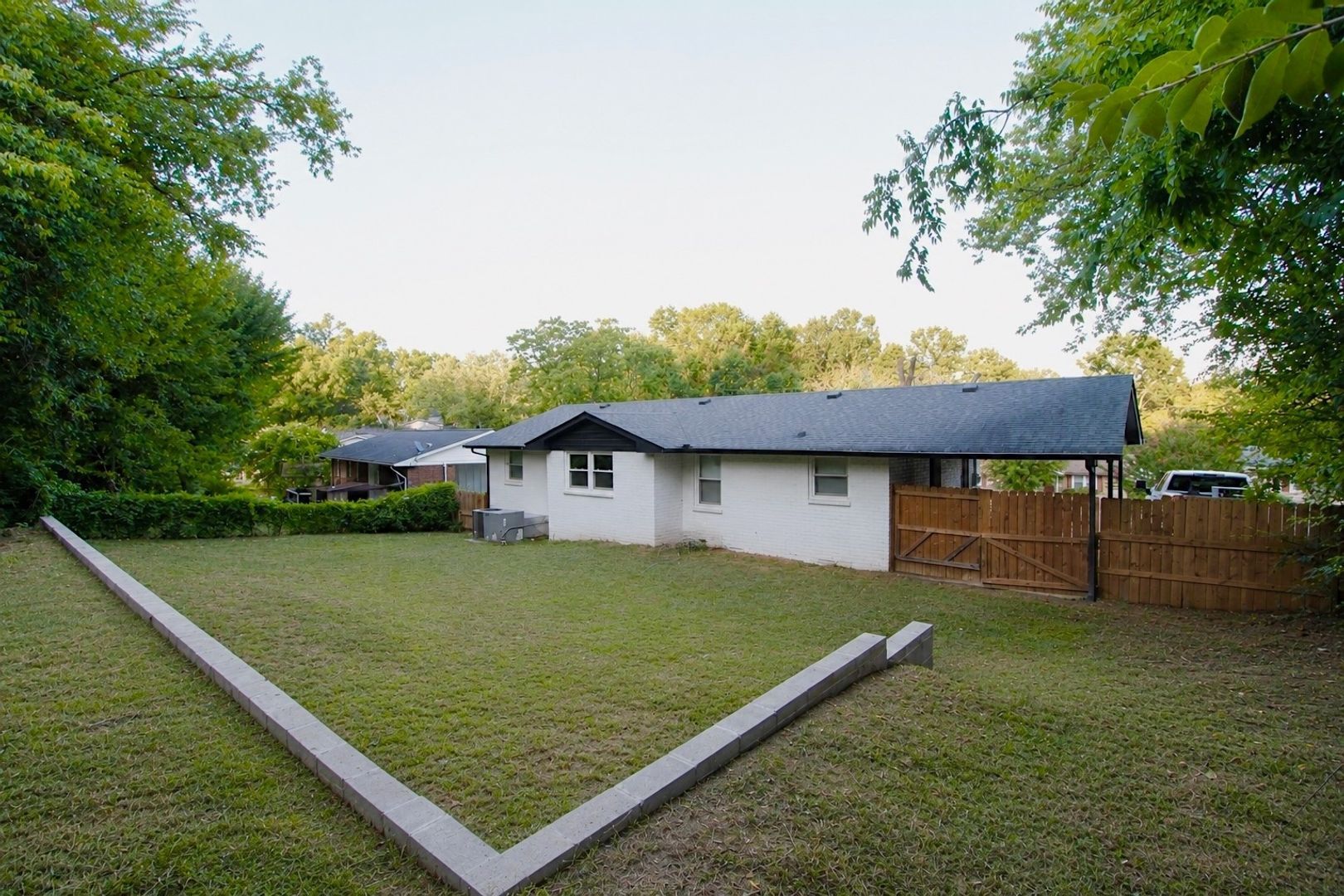 Building Photo - 114 Woodridge Dr