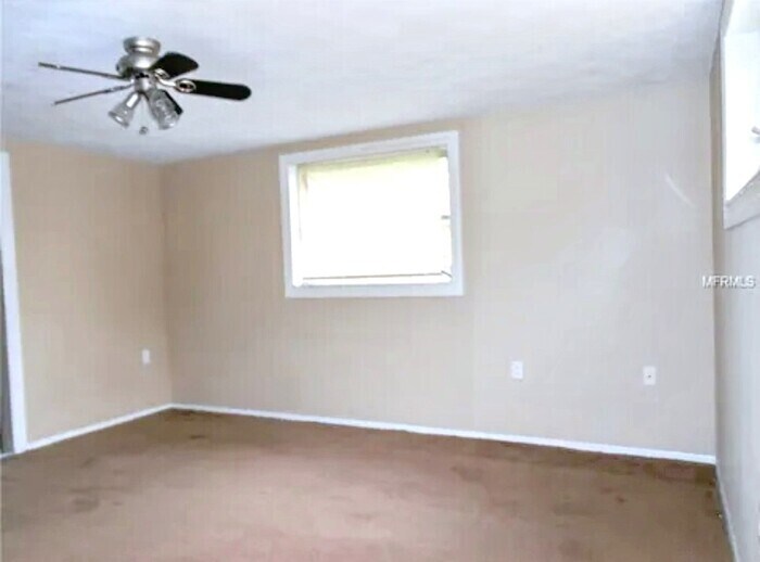 Building Photo - 5912 Della Dr