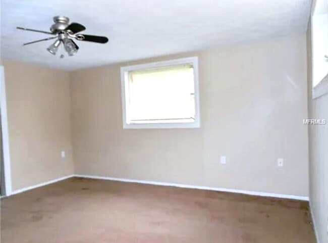 Building Photo - 5912 Della Dr
