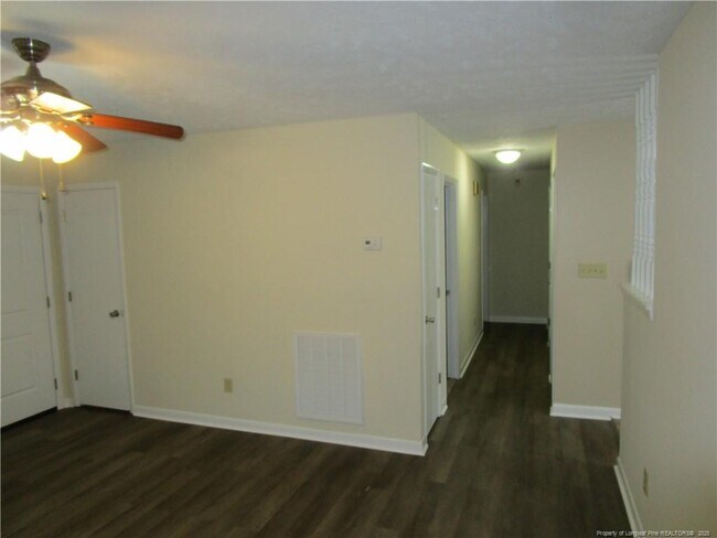 Building Photo - 2122 Constitution Dr