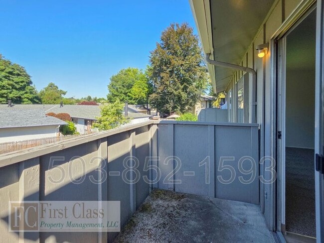 Building Photo - 1320 NE 186th Ave