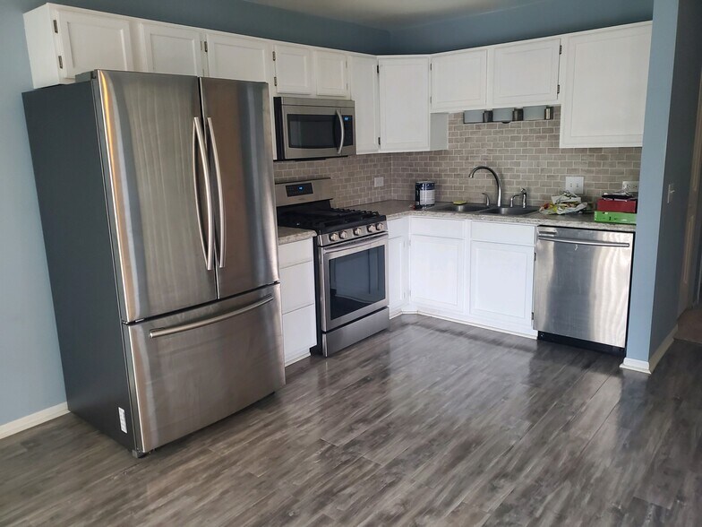Building Photo - 340 Woodridge Cir