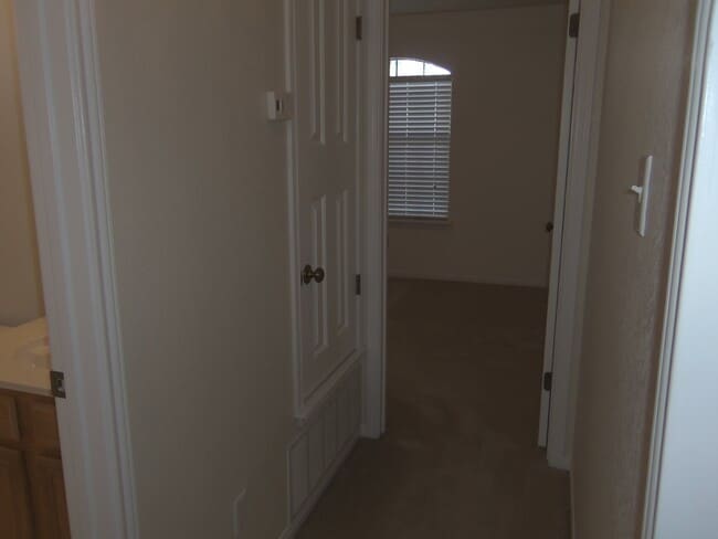 Building Photo - 4510 Fawn Dr