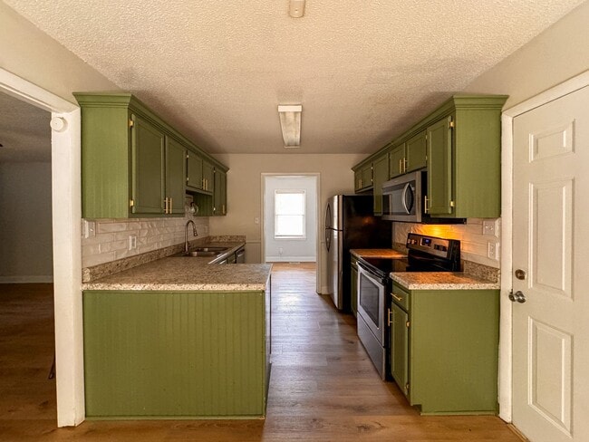 Building Photo - Stylish 3 Bed 2 Bath Home in Jack Britt