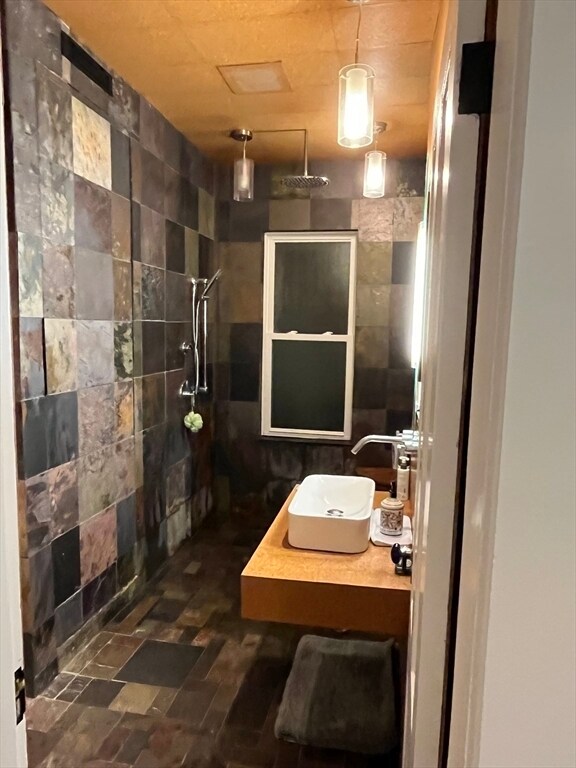 Building Photo - 11 Edwards St