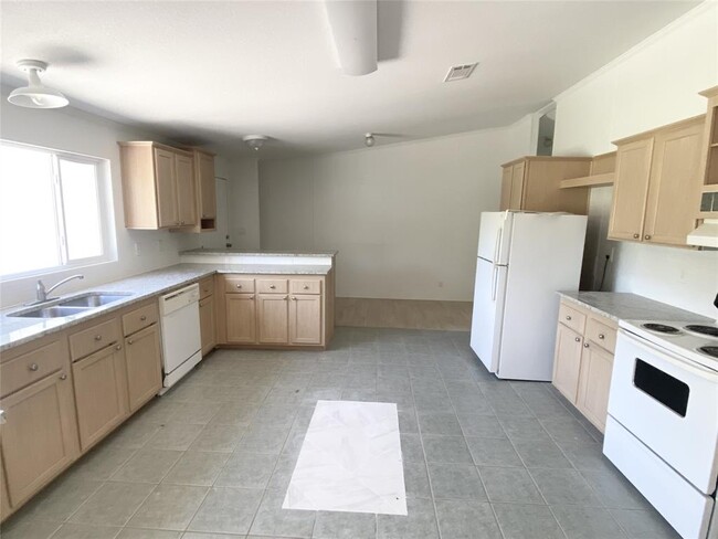 Building Photo - 2740 Citation Dr