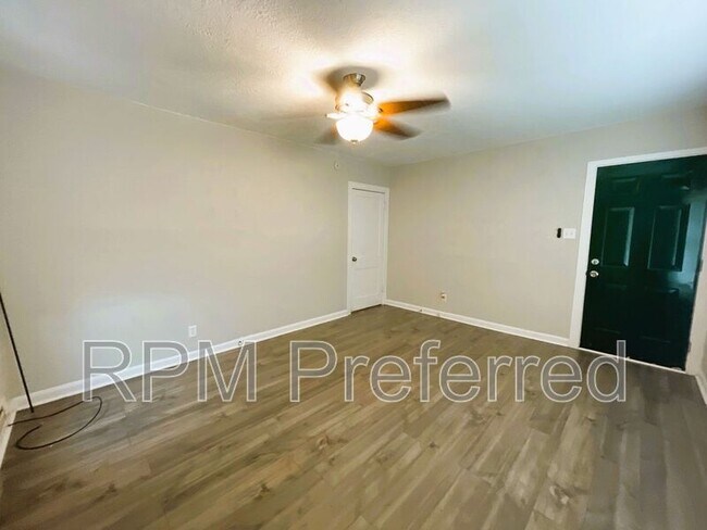 Building Photo - 5519 Sherman St