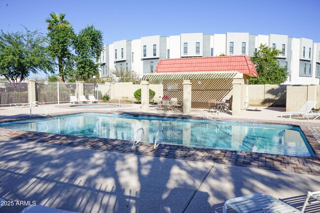 Building Photo - 1261 N 84th Pl