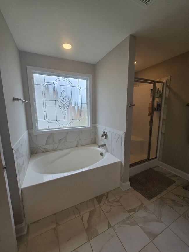 Building Photo - NEW LISTING!!!!!