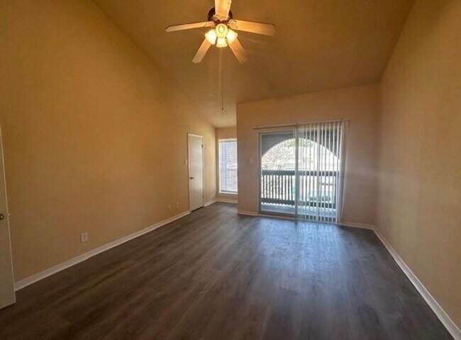 Building Photo - 5921 Arncliffe Dr