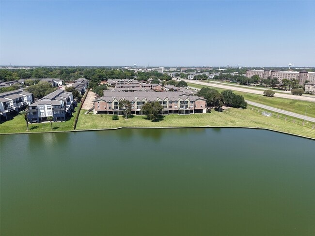 Building Photo - 18800 Egret Bay Blvd