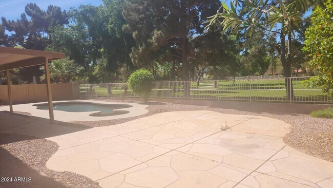 Building Photo - 1683 W Carla Vista Dr