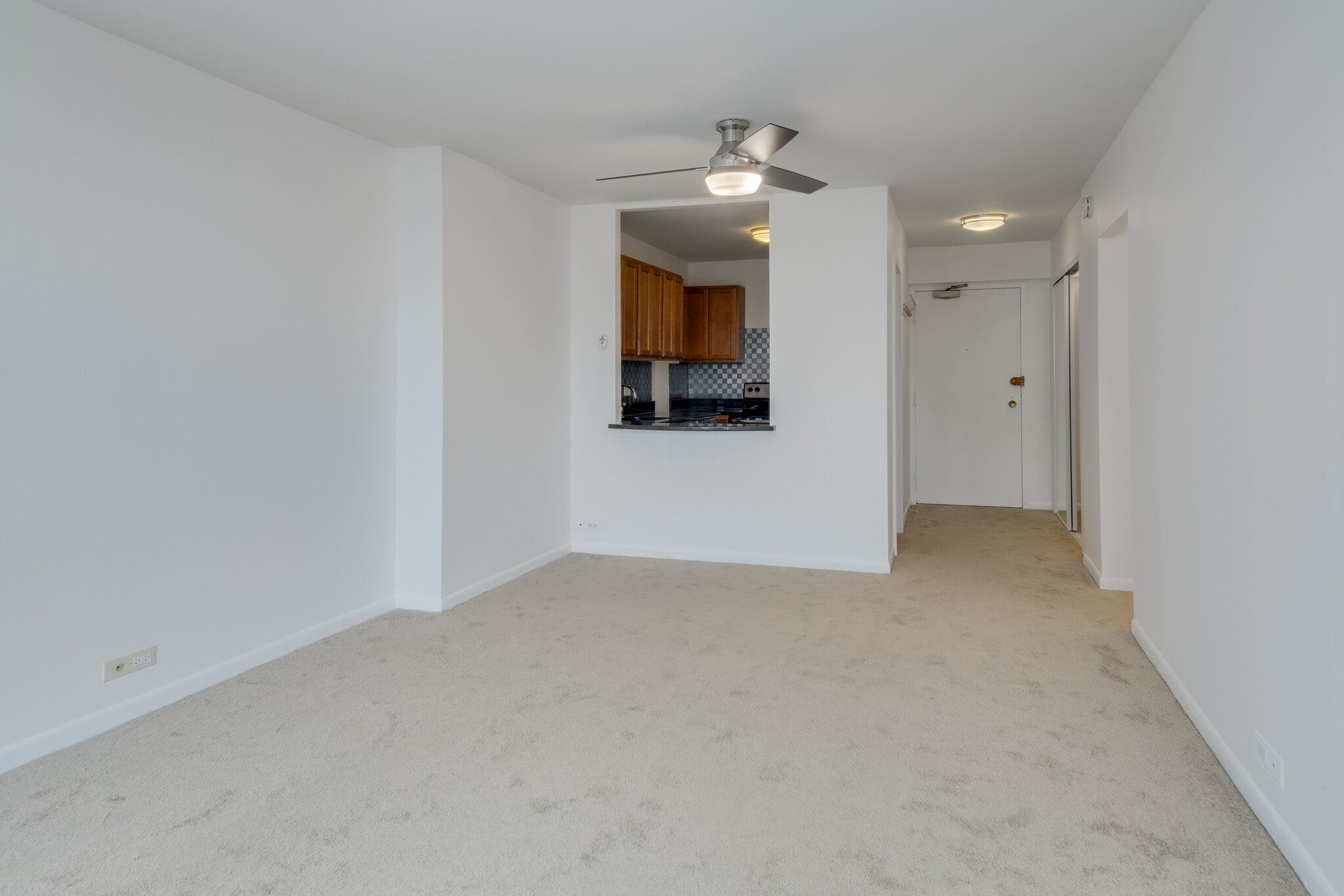 Building Photo - 5415 N Sheridan Rd