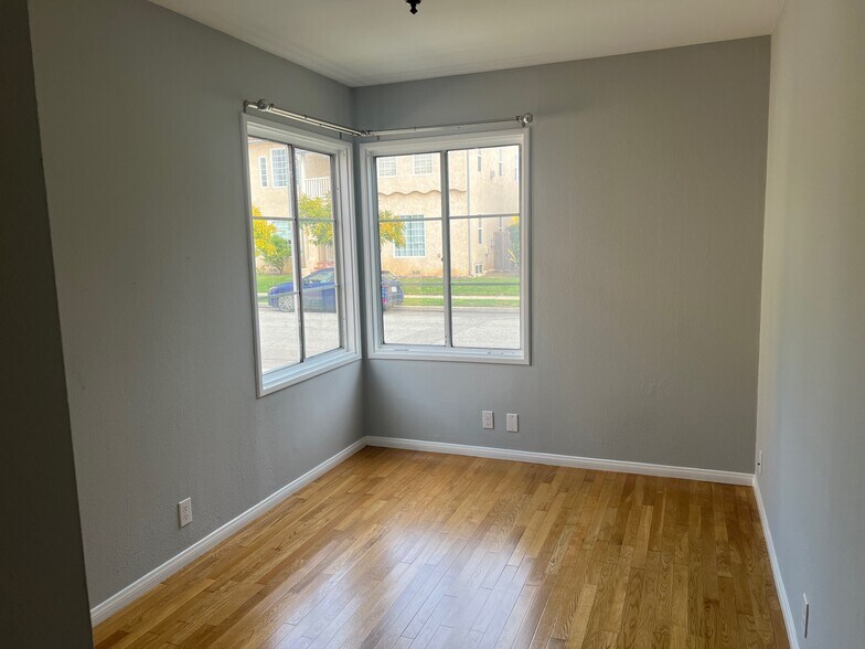 Building Photo - 3841 Westwood Blvd