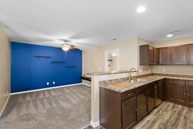 Building Photo - Beautiful Townhome with BEACH Convenience!