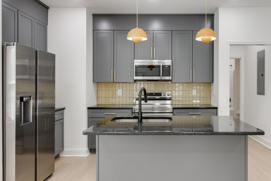 Building Photo - 133 Harden St