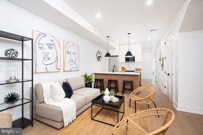 Building Photo - 1316 8th St NW